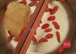 牛奶杞子炖鸡蛋的做法图解3