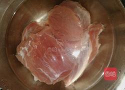 青椒炒肉丝的做法图解1