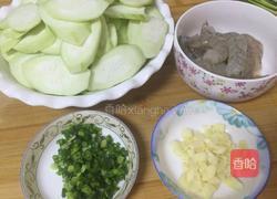 丝瓜炒虾仁的做法图解3