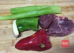 红椒莴笋肉丁的做法图解1
