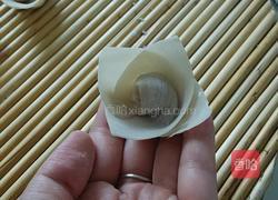 花朵馄饨的包法的做法图解4