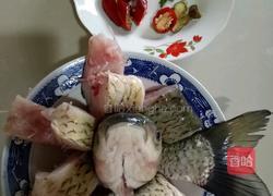 红烧草鱼的做法图解1