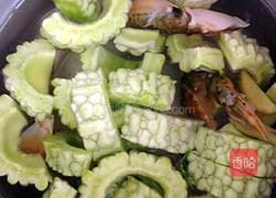 凉瓜螃蟹汤的做法图解2