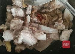 排骨烧土豆腐的做法图解1