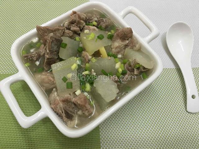 装盘盛出，撒上葱花