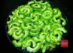 苦瓜炒肉的做法图解3