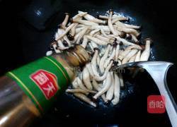 素炒蟹味菇的做法图解5