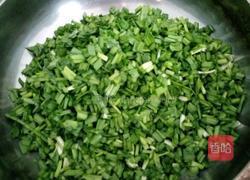 香菇虾米韭菜肉饺子的做法图解4