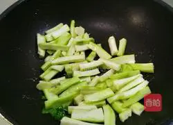 Illustration of how to make loofah fried bread 6