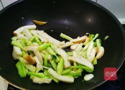 丝瓜炒面包的做法图解8