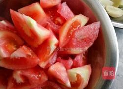 西红柿牛腩炖土豆的做法图解2