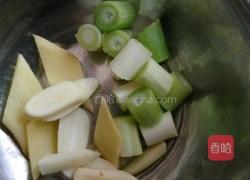 西红柿牛腩炖土豆的做法图解3