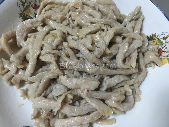 炒熟捞出待用；