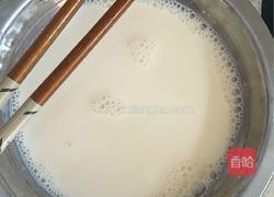 牛奶蒸鸡蛋的做法图解3