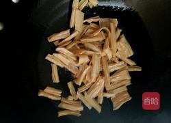 腐竹木耳炒芹菜的做法图解5