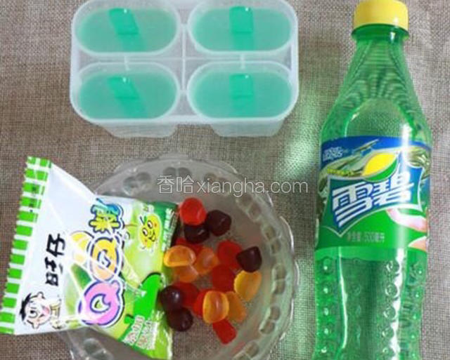 准备好所需要的材料及雪糕模具