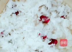 银耳红枣蜂蜜羹的做法图解1