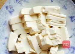 凉拌皮蛋豆腐的做法图解3
