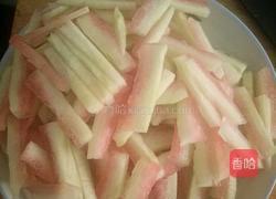 香辣西瓜皮的做法图解3