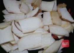 鸡腿菇炒鸡肉的做法图解8