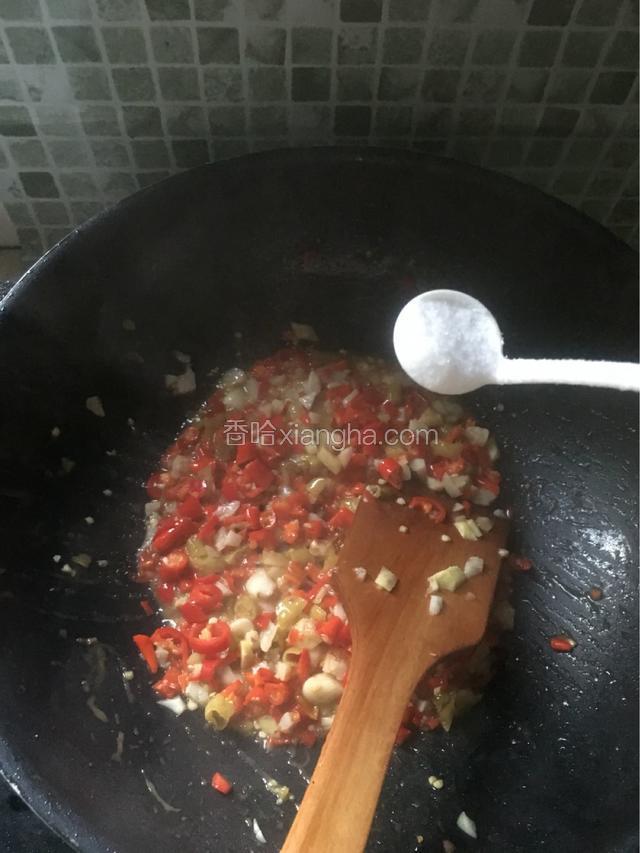 加适量盐炒