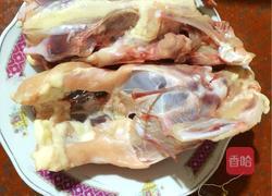 艾草煲鸡汤的做法图解1