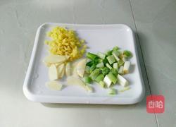 粉条丝瓜汤的做法图解2