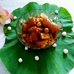 双莲炖猪蹄的做法[图]