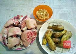 双莲炖猪蹄的做法图解1