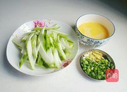 丝瓜炒鸡蛋的做法图解2