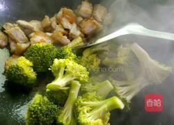 西蓝花炒肉的做法图解7