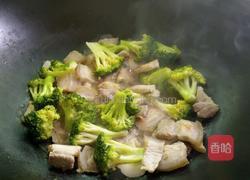 西蓝花炒肉的做法图解9
