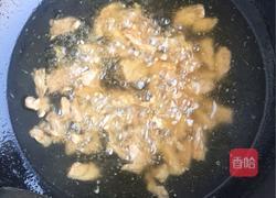 青椒爆炒腰果肉丝的做法图解4