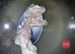 牛肉烧土豆的做法图解1