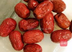 生姜红枣枸杞红糖水的做法图解2