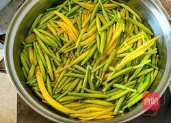 鲜黄花炒鸡蛋的做法图解2