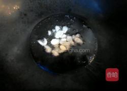 海鲜菇炒蛏肉的做法图解4