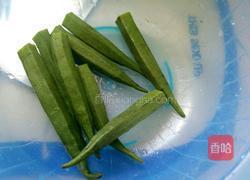秋葵炒肉片的做法图解1