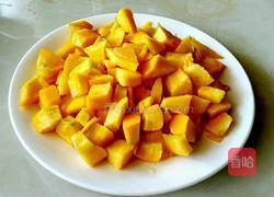 大米南瓜枸杞粥的做法图解3