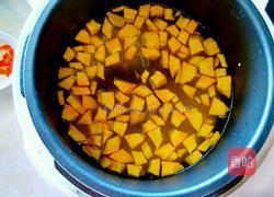 大米南瓜枸杞粥的做法图解4