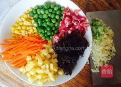 牛肉杂蔬焖面的做法图解1