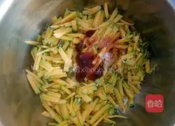 Illustration of how to make pumpkin cake with electric baking pan 2