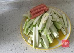 丝瓜火腿鸡蛋炒意大利面的做法图解5