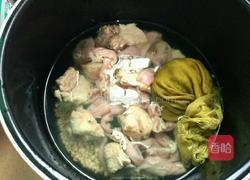 夏枯草粉肠汤（功能性食疗汤）的做法图解3