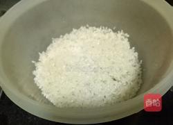 瑶柱咸瘦肉米心粥的做法图解2