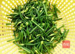 韭苔炒肉沫的做法图解1