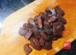 牛肉粒年糕的做法图解2