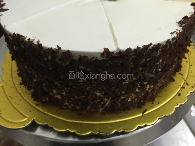 水果准备好.边缘沾巧克力碎片