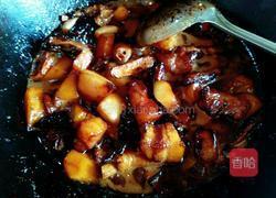 红烧肉炖土豆的做法图解10
