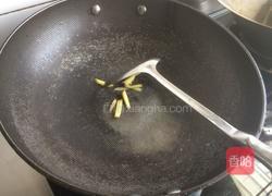 红椒清炒西兰花的做法图解2